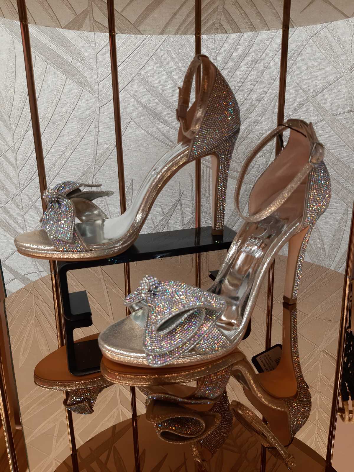 Дамски официални сандали на висок ток Yoncy златни