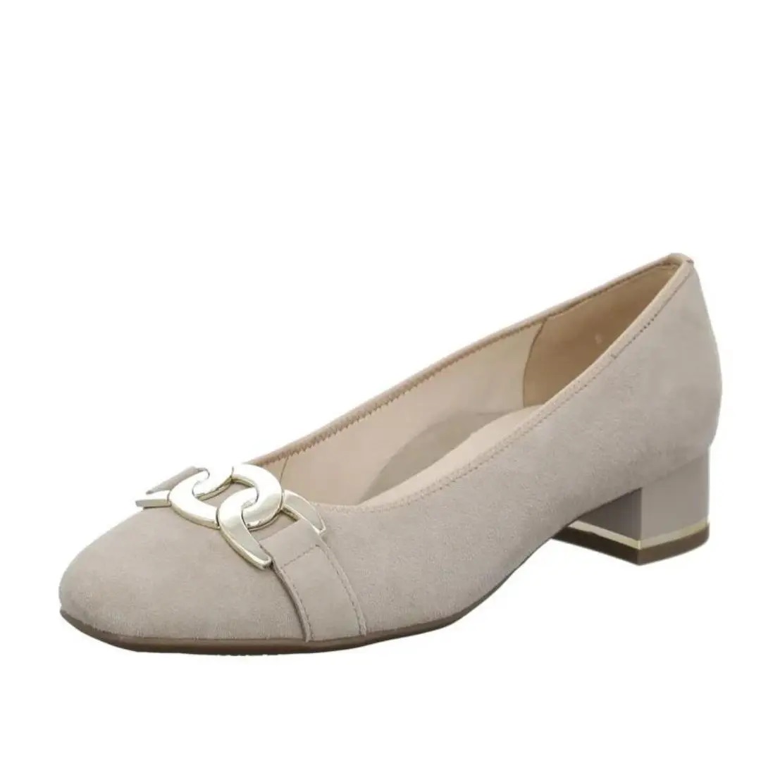 Дамски обувки на нисък ток Ara естествена кожа бежови