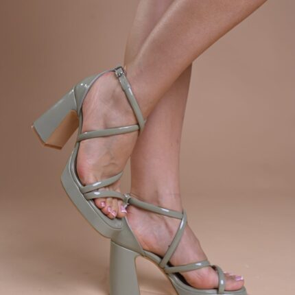 Дамски сандали на дебел ток Yoncy Heditche зелени