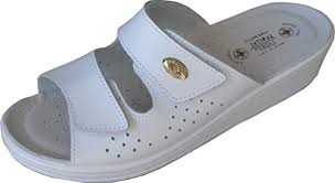 Дамски медицински чехли Sanital Light естествена кожа бели