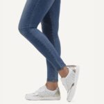 Дамски спортни обувки Caprice естествена кожа бели/сребристи