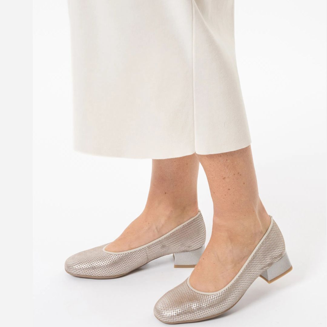 2 Дамски елегантни обувки Ara ширина H бежови - Image 1
