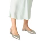 Дамски рaвни обувки Tamaris Touch it златисти