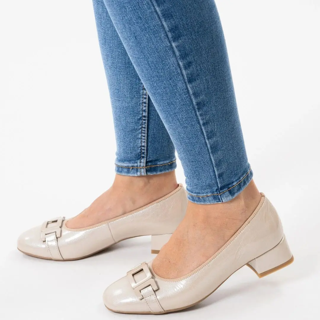 20402-1-3.jpg Дамски обувки на нисък ток Ara естествена кожа бежови - Image 1