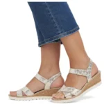 Дамски кожени сандали на платформа Remonte R6252-91 бежови/златисти