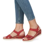 Дамски кожени сандали на платформа Remonte R6252-33 червени/цветни