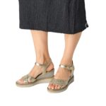 Дамски сандали на платформа Tamaris Touch-it златисти