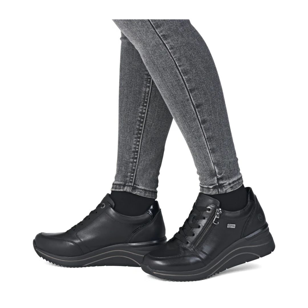 130010321001 Дамски спортни обувки на платформа/сникърси Remonte Tex D0T03-00 черни - Image 1