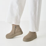 Дамски велурени боти Tamaris бежови - Image 2